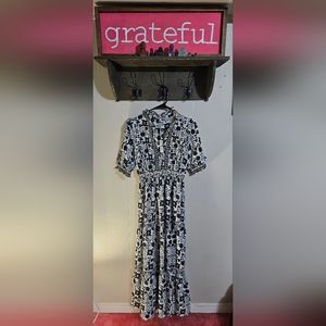 MAX STUDIO SHORT SLEEVE V-NECK MAXI DRESS